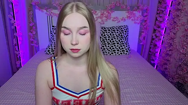 LilyStarlight online show from 17, 5, 2026