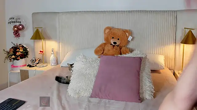 Marie Castelzc online show from 9, 9, 2025