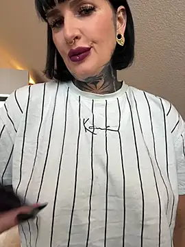 InkedBiitch online show from 10, 1, 2026