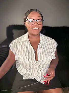NikkiNoelanii online show from 19, 5, 2026