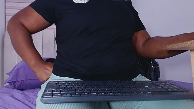  ebony-queen  online show from 10, 2, 2026