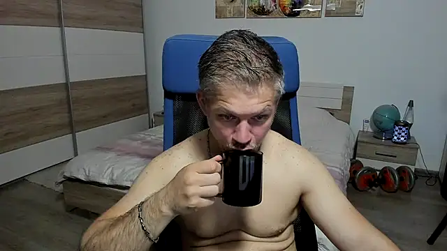 Snapshot of RobbyShawz chatting on 5, 6, 2026 RobbyShawz online show from 5, 6, 2026