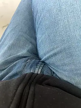 Snapshot of Cezar993 chatting on 26, 12, 2024 Cezar993 online show from 26, 12, 2024