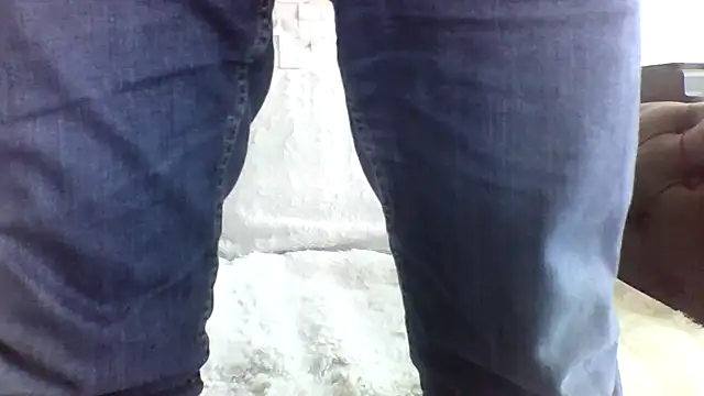 Snapshot of Cezar993 chatting on 13, 3, 2025 Cezar993 online show from 13, 3, 2025