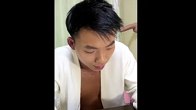 Snapshot of asiahot_liam chatting on 23, 1, 2025 asiahot liam online show from 23, 1, 2025