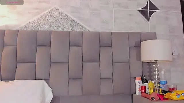 Rianamanson online show from 12, 3, 2025