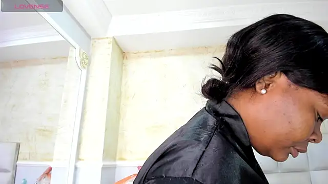 Rianamanson online show from 9, 9, 2025