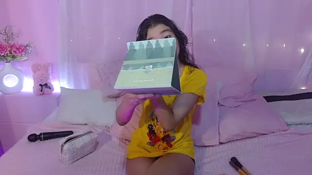 Sweetcristin online show from 9, 6, 2026