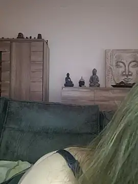 cristalines online show from 4, 11, 2025