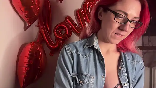 Nikky Divine online show from 27, 2, 2025