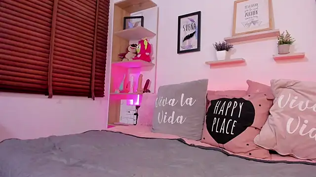 Nata Villalobos online show from 8, 5, 2026