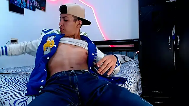 Snapshot of littleyork chatting on 10, 2, 2025 littleyork online show from 10, 2, 2025