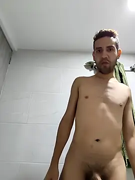 Snapshot of guyrick22 chatting on 6, 4, 2026 guyrick22 online show from 6, 4, 2026