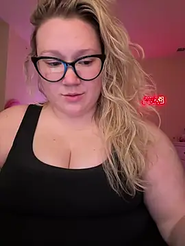 PiggyRose online show from 19, 3, 2025