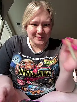 PiggyRose online show from 15, 4, 2026