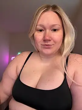 PiggyRose online show from 20, 9, 2025