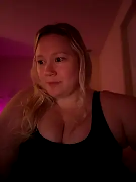 PiggyRose online show from 5, 10, 2025