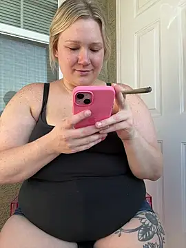 PiggyRose online show from 23, 7, 2026