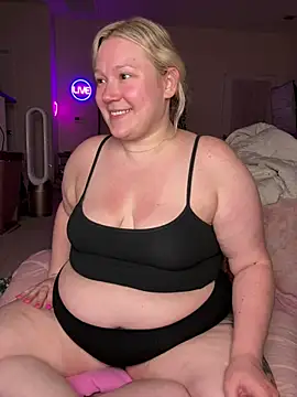 PiggyRose online show from 28, 4, 2026