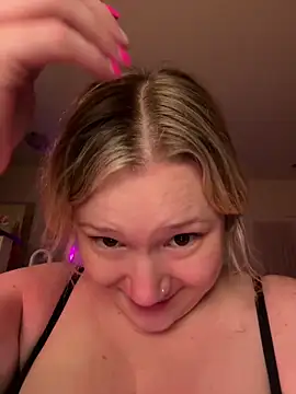 PiggyRose online show from 6, 5, 2026