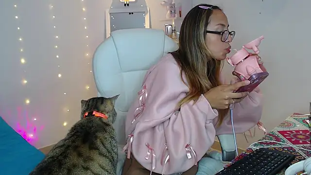 Snapshot of Gabi_morales chatting on 12, 11, 2025 Gabi morales online show from 12, 11, 2025