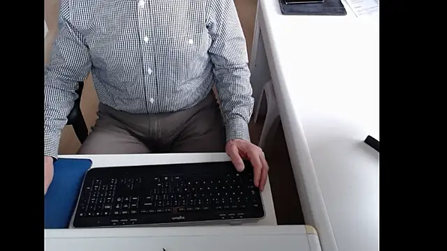 dutchpornking online show from 10, 4, 2026