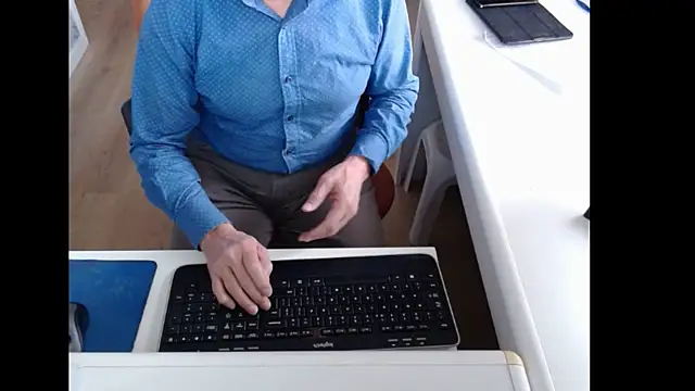 dutchpornking online show from 11, 11, 2025