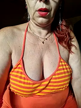 Snapshot of Chriss_Tinaa chatting on 1, 7, 2026 Chriss Tinaa online show from 1, 7, 2026