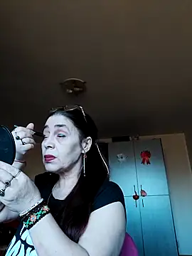 Chriss Tinaa online show from 5, 3, 2025