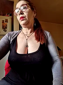 Chriss Tinaa online show from 15, 4, 2026