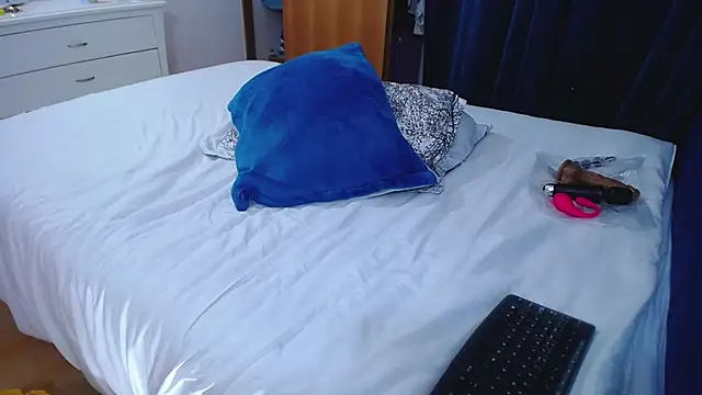 Snapshot of mondirty70 chatting on 21, 12, 2025 mondirty70 online show from 21, 12, 2025