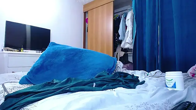 Snapshot of mondirty70 chatting on 19, 12, 2025 mondirty70 online show from 19, 12, 2025