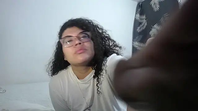 Snapshot of mabigomez00 chatting on 6, 3, 2025 mabigomez00 online show from 6, 3, 2025