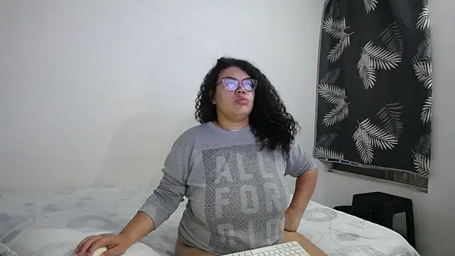 mabigomez00 online show from 24, 4, 2026