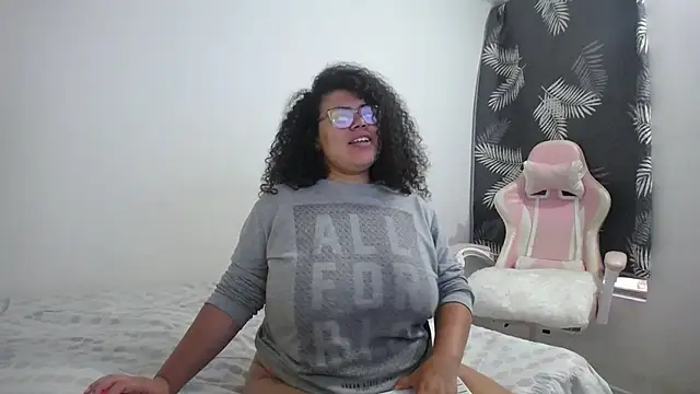 Snapshot of mabigomez00 chatting on 1, 3, 2025 mabigomez00 online show from 1, 3, 2025