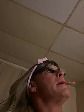 RileyDix online show from 17, 10, 2025