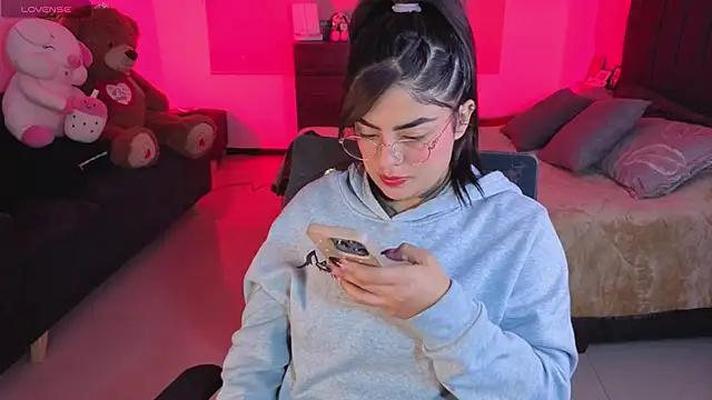 Catalinaa martinez online show from 8, 5, 2026