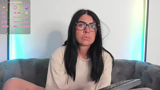 BiancaCruzzz online show from 6, 5, 2026