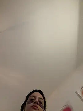 Prettylilgirll online show from 23, 4, 2026