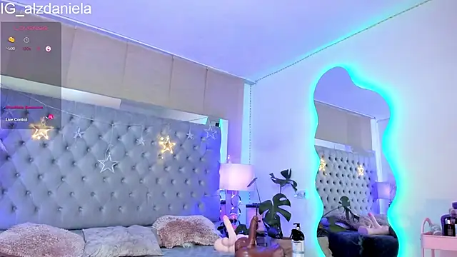 Kaitlyn Brwon online show from 27, 9, 2025