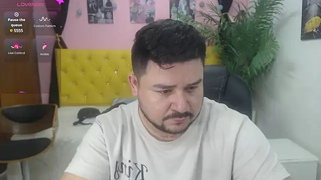 Snapshot of oso_dirty_ chatting on 2, 3, 2025 oso dirty online show from 2, 3, 2025