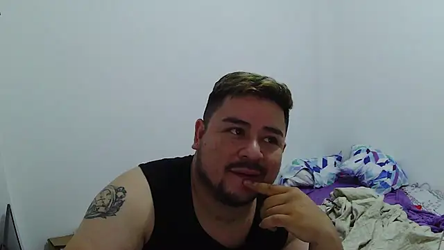 Snapshot of oso_dirty_ chatting on 8, 9, 2025 oso dirty online show from 8, 9, 2025