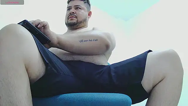 Snapshot of oso_dirty_ chatting on 30, 9, 2025 oso dirty online show from 30, 9, 2025