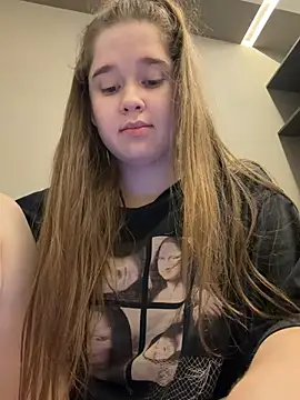 Snapshot of HornyGirlH chatting on 7, 7, 2026 HornyGirlH online show from 7, 7, 2026