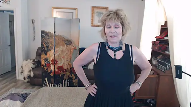 Snapshot of SindeeDix chatting on 9, 7, 2026 SindeeDix online show from 9, 7, 2026