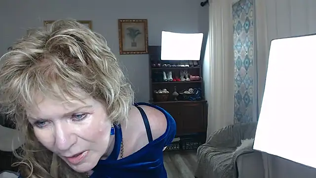 Snapshot of SindeeDix chatting on 13, 9, 2025 SindeeDix online show from 13, 9, 2025