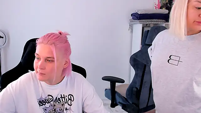 hotblonds online show from 22, 9, 2025