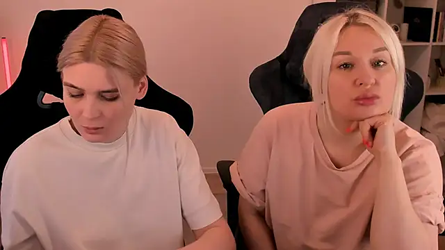 hotblonds online show from 8, 3, 2025