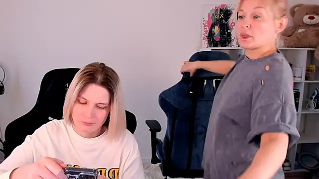 hotblonds online show from 19, 3, 2026