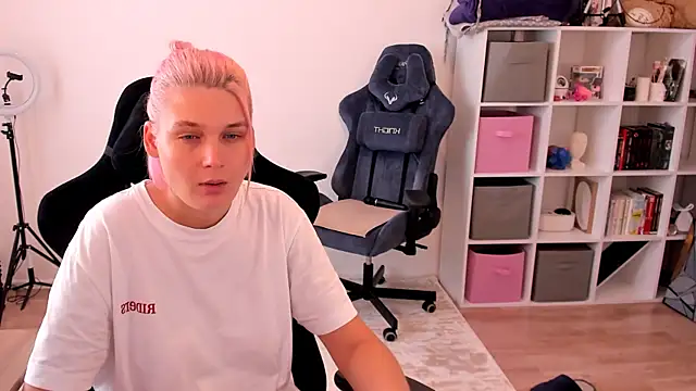 hotblonds online show from 3, 10, 2025